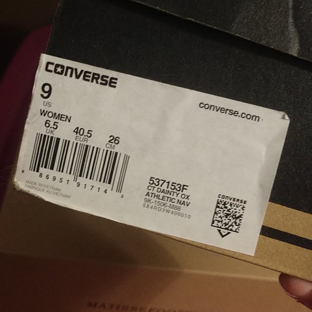 Converse, NIB - Picture 4 of 4